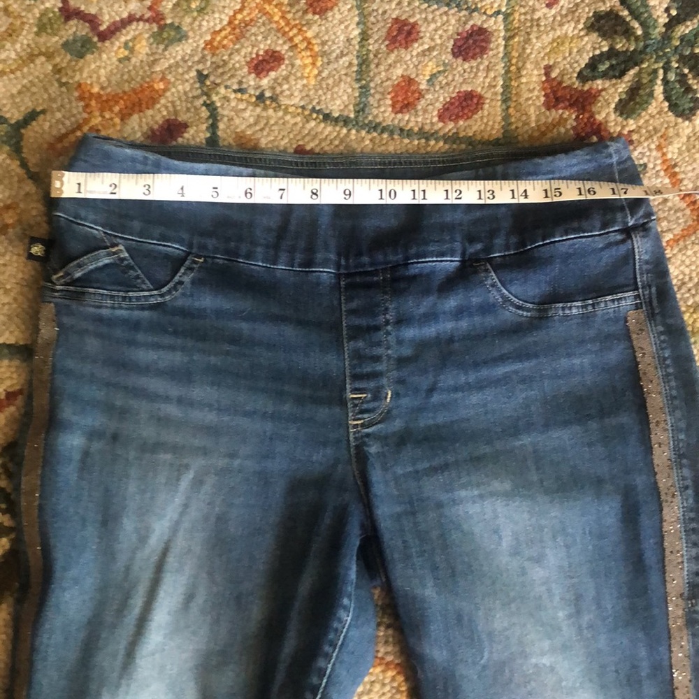 Rock & Republic Denim Rx Fever Jeans - Picture 3 of 5